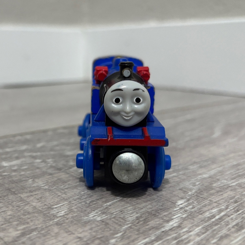 Wooden Belle - Picture 3 of 8